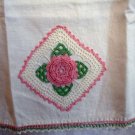 Crocheted rose motif edging linen hand towel vintage hc2272