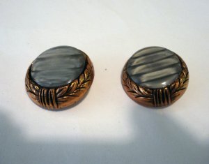 2 Matching plastic buttons faux marble and copper shank backs sewing crafts hc2443
