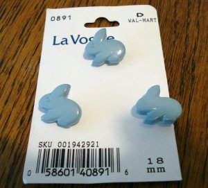 Figural rabbits ducks pigs 3 buttons each on cards plastic sewing crafts hc2446