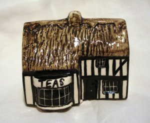 Tey Terra Crafts Britain in Miniature Tea house Countryside Collection mint condition hc2528
