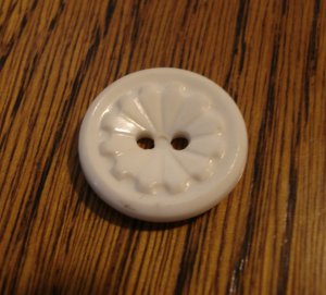 12 White plastic dress buttons 2 hole flower centers vintage for sewing crafts hc2530