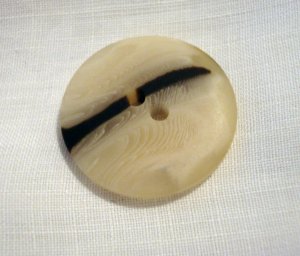 10 Bone look plastic buttons striped vintage for sewing crafts jewelry hc2545