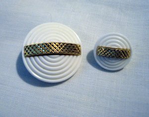 4 white plastic buttons 2 sizes goldtone bars shank backs vintage for sewing crafts jewelry hc2555