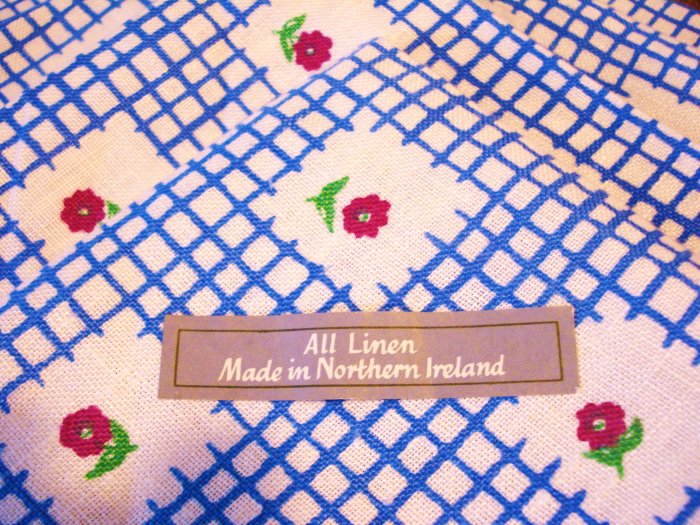 4 Irish linen dinner napkins window pane check with flowers unused hc2648