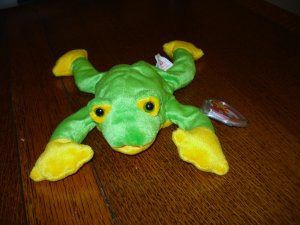 Smoochy the frog 1997 Ty Beanie Baby toy retired mint hc2899
