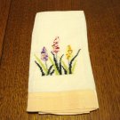 Cross-stitch linen guest towel peach border spikey flowers used vintage hc2937
