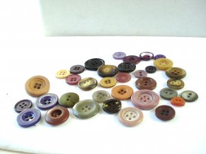 Lot of 35 mixed plastic buttons neutrals vintage hc2970