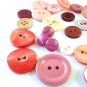 Lot of 31 mixed plastic buttons pinks roses vintage hc2973
