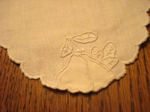 Oval Victorian bread tray liner or table mat linen whitework pear applique hc3010