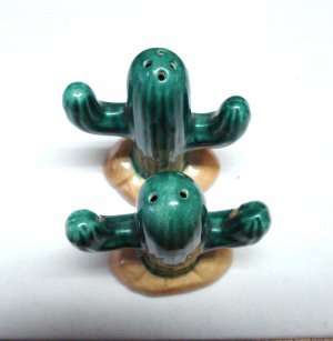 Ceramic cacti cactus salt pepper shakers perfect vintage hc3248