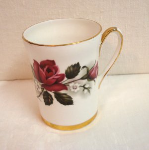 Crown Prince bone china mug with roses excellent vintage England  hc3259