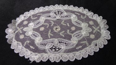Silken net lace doily Battenburg lace oval antique netlace hc3308