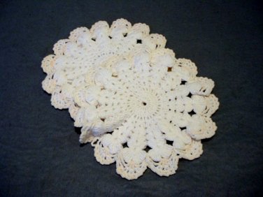 Pair hand crocheted thick potholders mint vintage kitchen linens hc2170