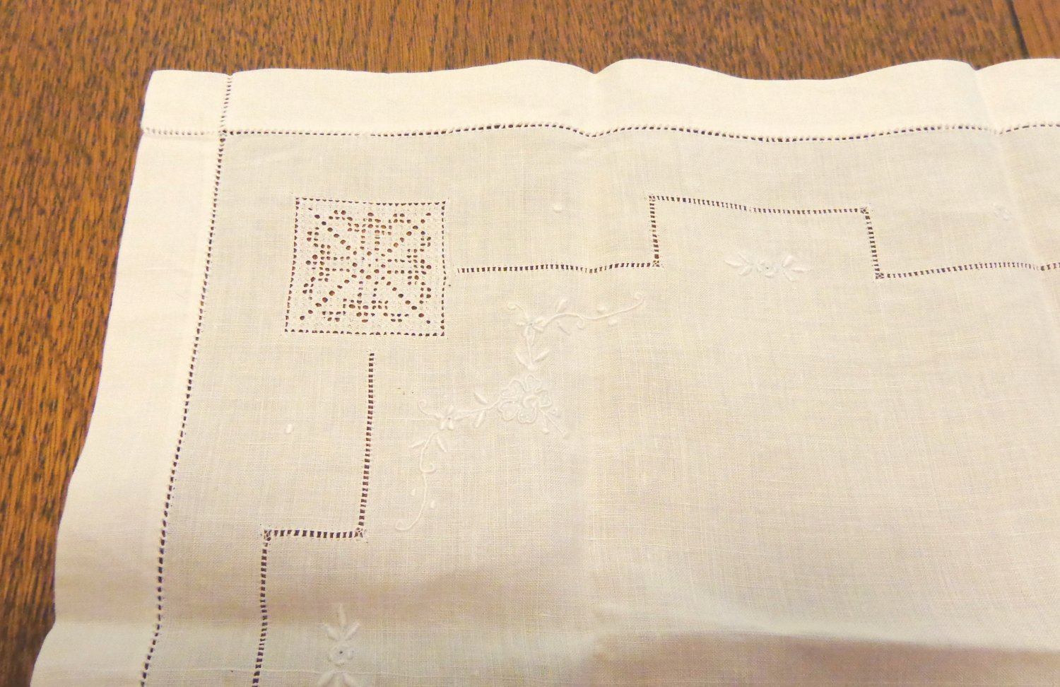 Antique white linen placemat or tray liner whitework Madeira threadwork wonderful hc3399