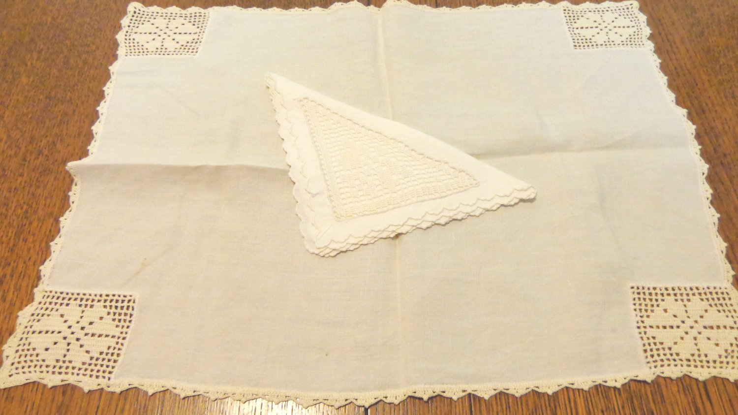 Antique place tray mat napkin off white linen filet lace trim invalid, singles, office lunch  hc3406