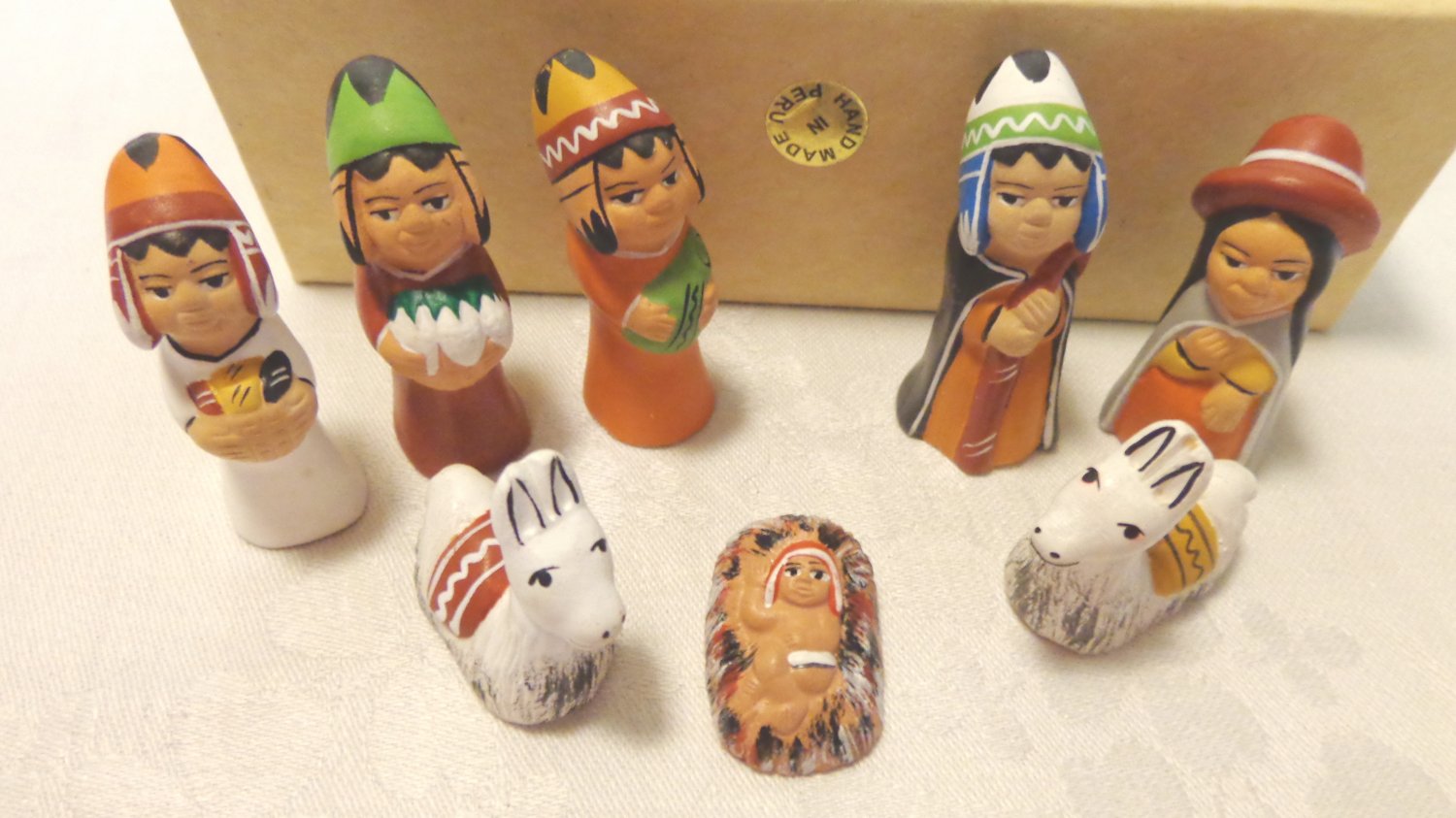 Miniature nativity clay 8 pieces primitive handmade in Peru boxed set vintage hc3424