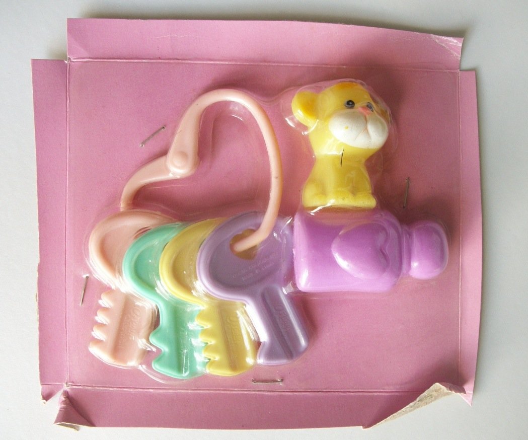 NEW VINTAGE KID'S GOODS OSCAR CREATION BEAR FIGURE & HANGING HEART KEY DOLL ACCESSORIES SET