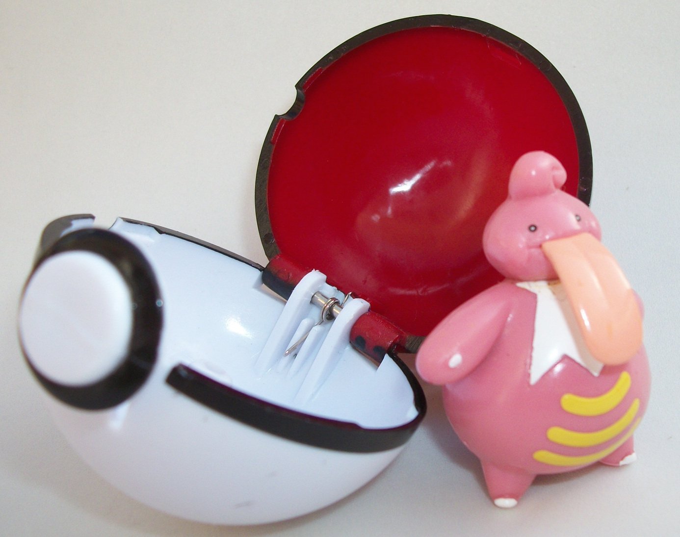 NINTENDO POKEMON ANIME LICKILICKY FIGURE & POKEMON
