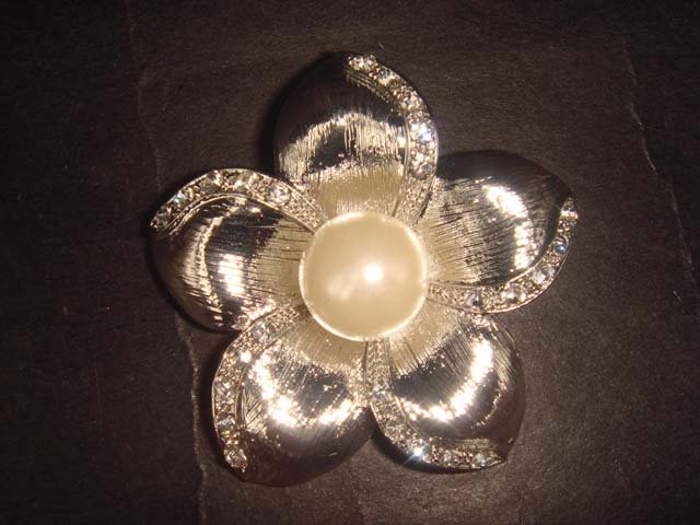 Bridal cake Faux pearl Rhinestone Brooch pin PI387