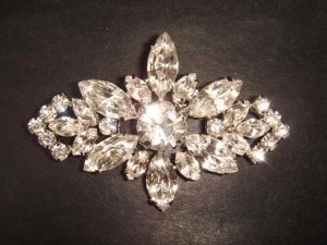 Bridal bling Vintage style Rhinestone Brooch pin PI277