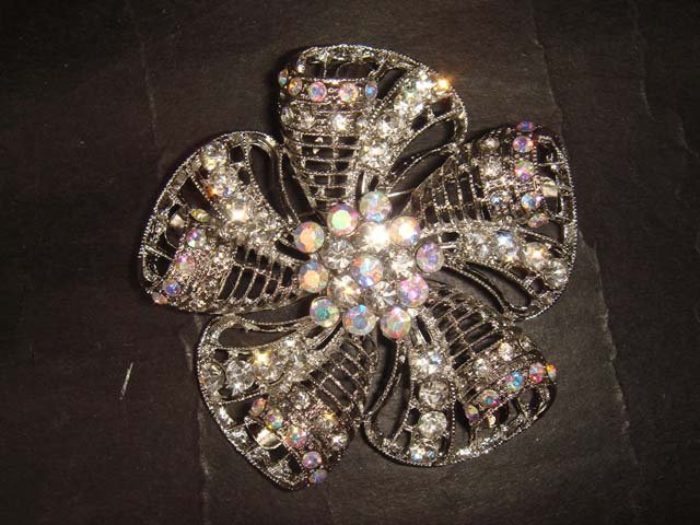Bridal Flower vintage style Rhinestone Brooch pin Pi405