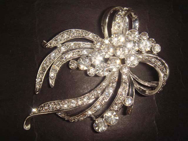 Bridal Rhinestone Vintage style Bling Brooch pin PI371