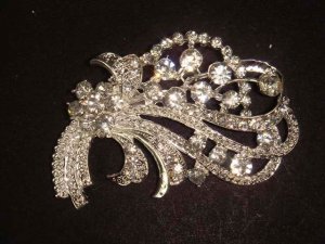 Bridal Vintage Style Cake topper sweater scarf bling Rhinestone Brooch pin Pi448