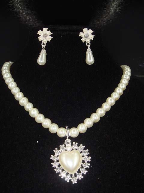 Bridal Faux Pearl Heart earring necklace set NR221