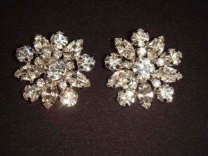 2 pc Bridal dress crystal sewing Rhinestone button BN1