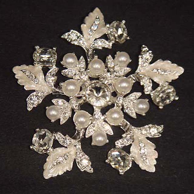 Bridal dress scarf cake decoration Faux Pearl Rhinestone Brooch pin PI537