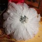 Bridal White feather Headpiece Hair faux pearl Fascinator topknot clip BA177