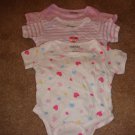 3 pack carter's onesies size: 0-3 MO