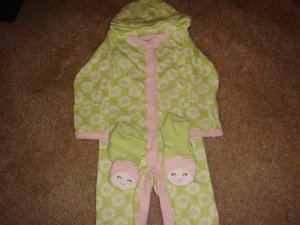 Carters Green Daisy 3 Piece Set Size:  NB
