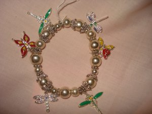 Silver stretch butterfly charm bracelet - eg16