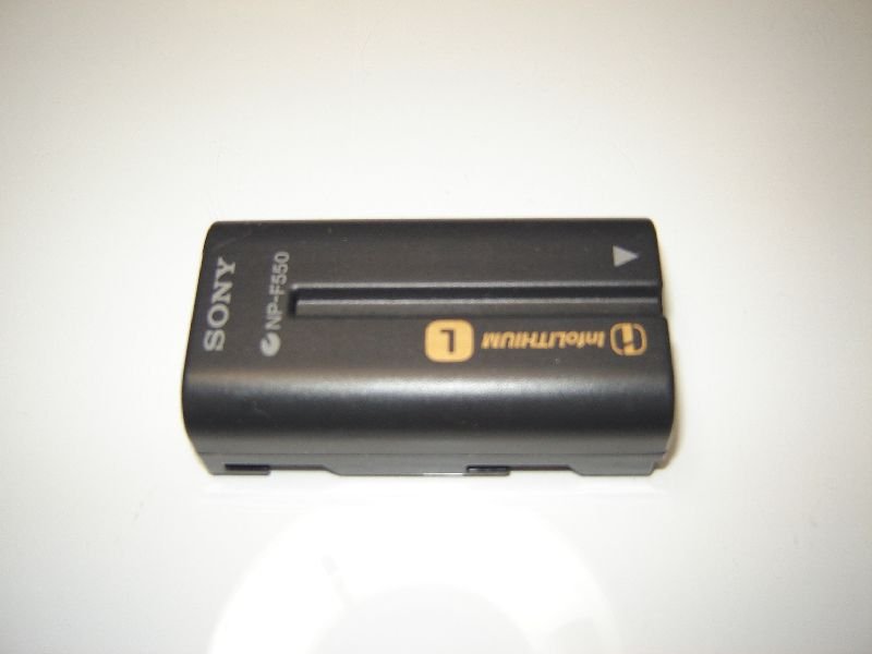 Sony NPF550 NPF550 InfoLithium Battery for DCRVX2100 HDRFX1