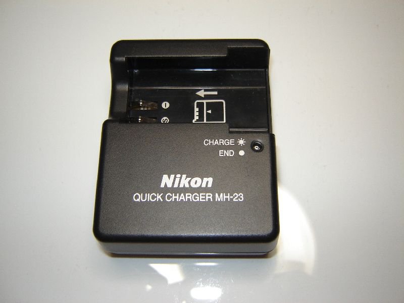 OEM Genuine Nikon MH23 Charger w/ Cord for ENEL9 D40 D40X D60 D5000 D3000