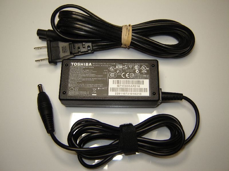 Original OEM Toshiba PA3822U-1ACA 65 Watt 19V 2.37A Notebook Ac Adapter - A045R001L-TO02
