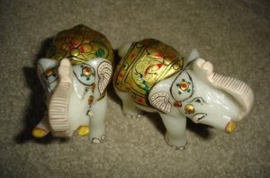 E027-ELEPHANT-PAIR (3.5X3)