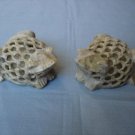 Article Piece T053-PAIR OF CARVED TOADS (5X2)