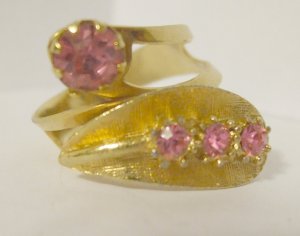 Vintage Retro Goldtone adjustable ring with Pink Rhinstones