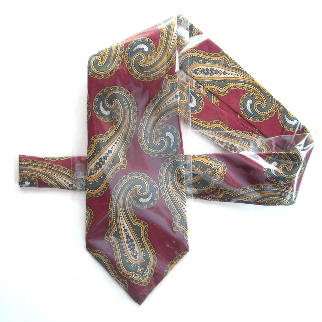 Oscar De La Renta Red Paisley Pattern Mens Necktie Tie