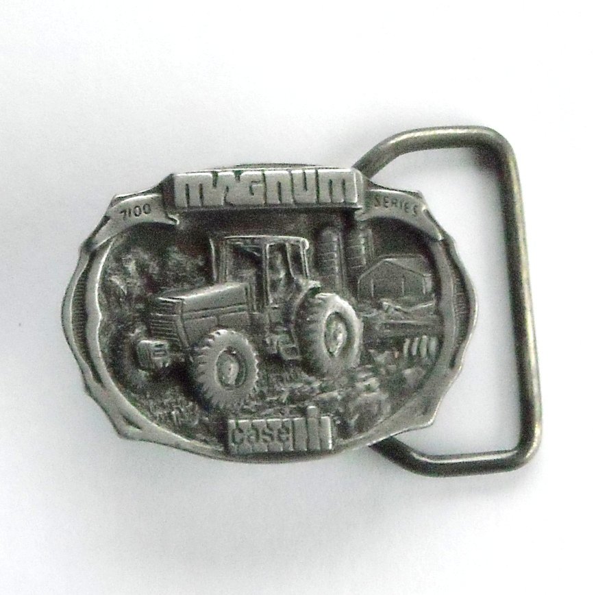 J I Case IH Magnum Tractor Limited Edition Small belt buckle