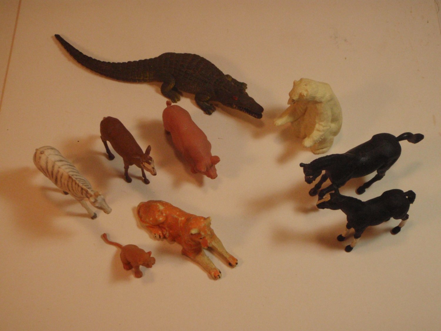 plastic animals bulk