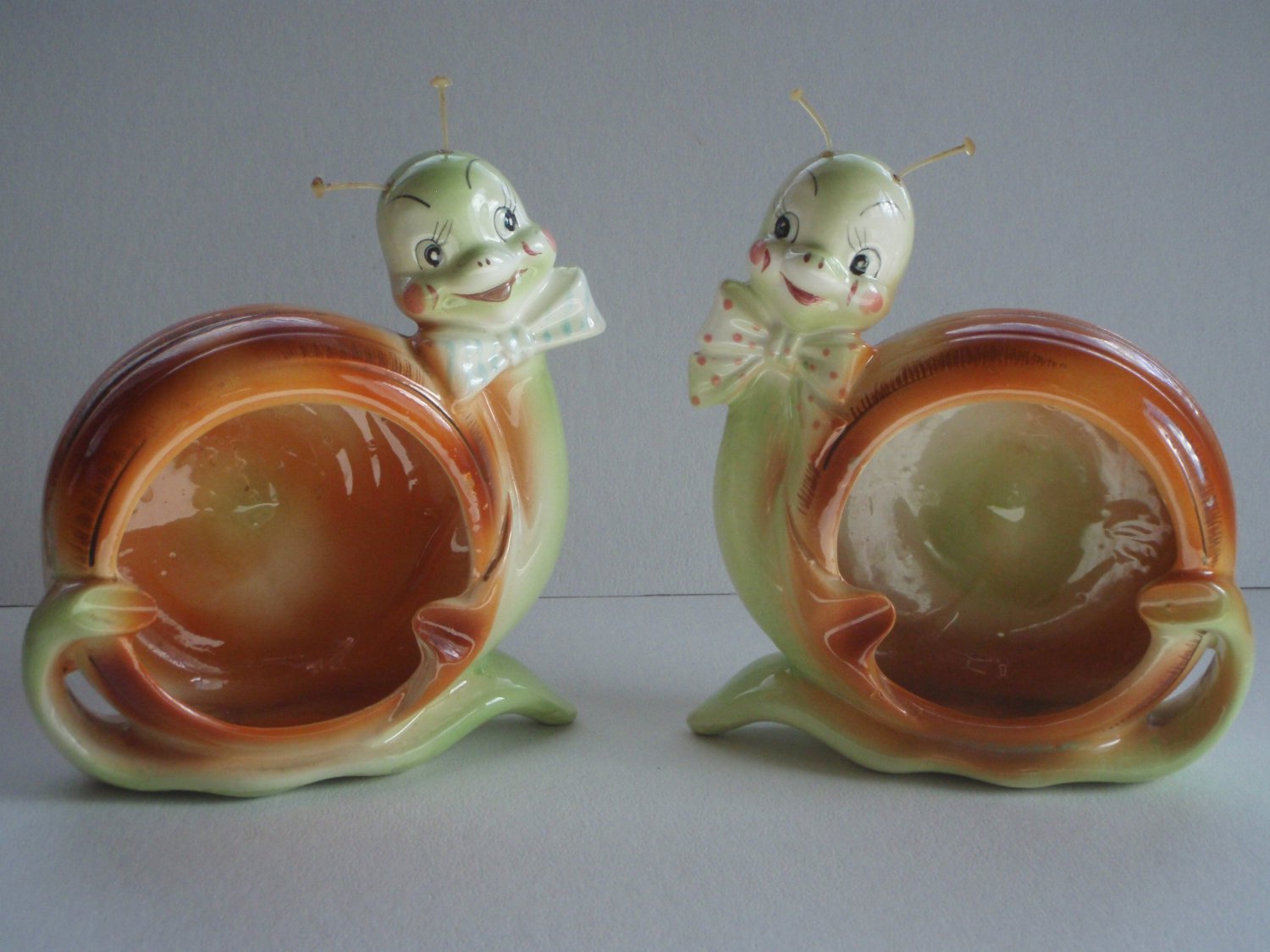 Vintage Enesco SNAPPY THE SNAIL Match Set Ashtrays (2)