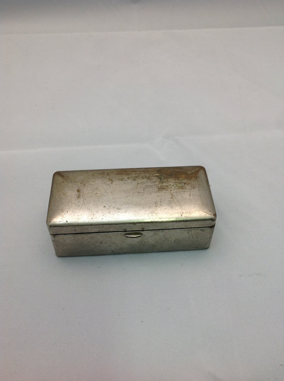 Vintage Auto Strop Safety Razor, Metal box and new Valet razor blades.