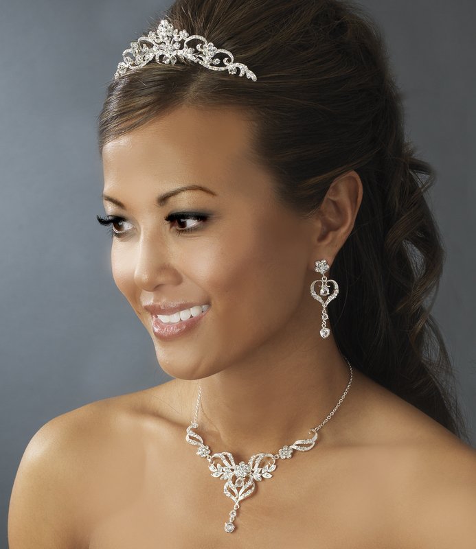 Beautiful Heart Shaped Silver Crystal Quinceanera Tiara Comb, Necklace