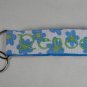 Keyfob Turquoise Daisies on White