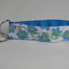 Keyfob Turquoise Daisies on White