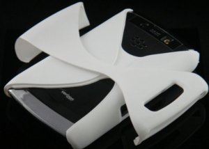 Hard Plastic Rubber Feel Twisted Case for Blackberry Storm 2 9520/9550 - White