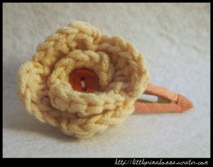Crocheted small rose - peach